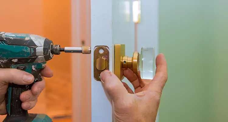 Broken Door Knob Fix in Castro Valley, CA