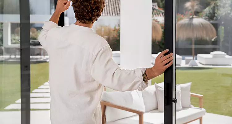 Sliding Screen Door Maintenance for Closing Issues in Castro Valley, CA
